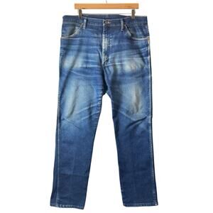 Wrangler Jeans Mens Classic Western Leather Patch Size 36 32 Broken In Cowboy